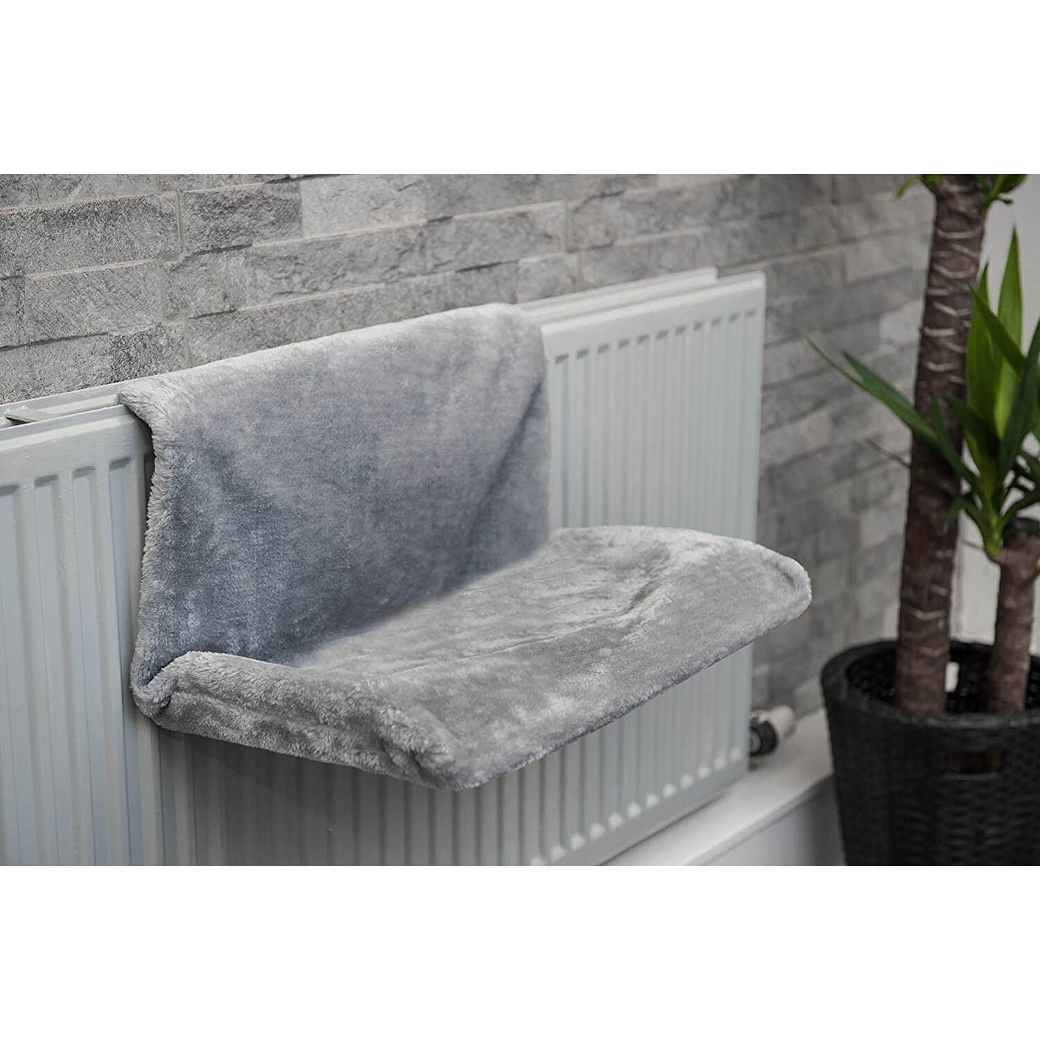 cleo cat radiator bed